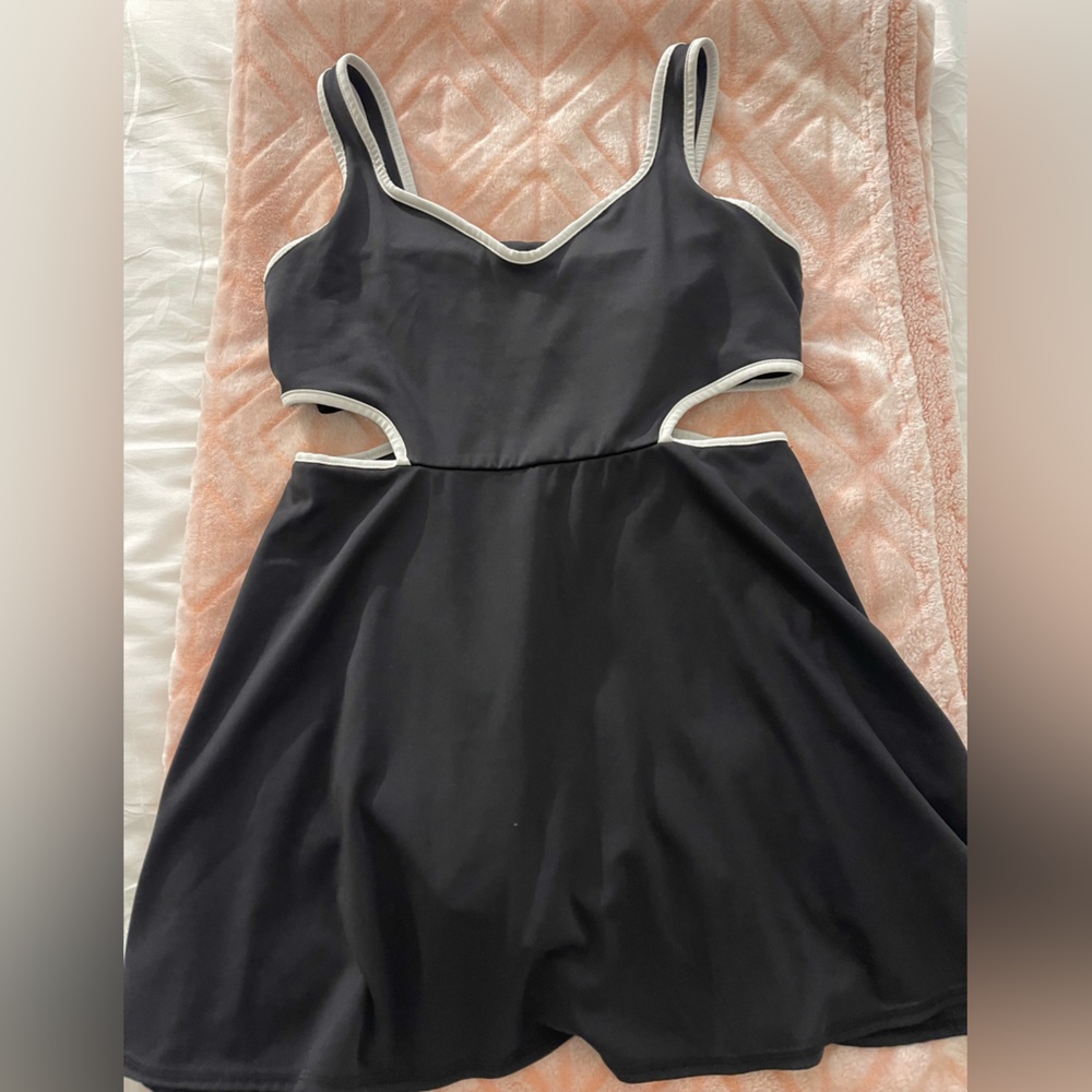 Black and white Old Navy workout dress